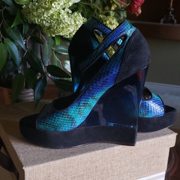 Shoes - Picture 8 of 8